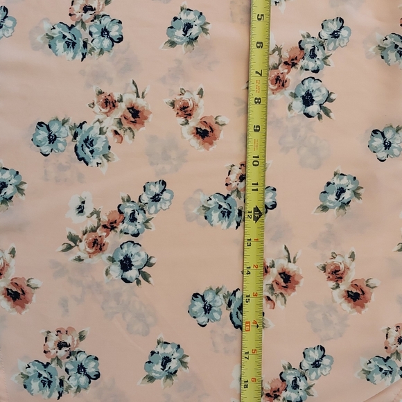 E&M Light Pink Floral Sleeveless Keyhole Tank Blouse M Medium - Picture 2 of 6